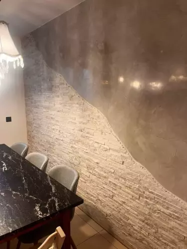 Naturstein mit Stucco Veneziano Kombination