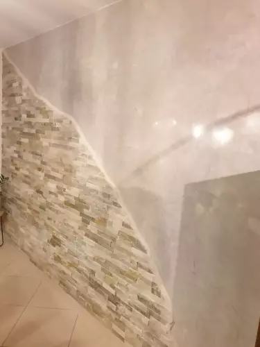 Stucco Veneziano kombiniert mit Natursteine