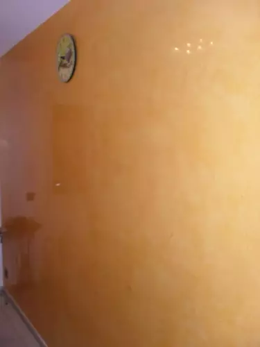 Sonnige Stucco Veneziano Wand